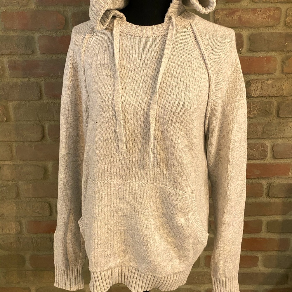 Men’s Small Cream Hoodie Sweater